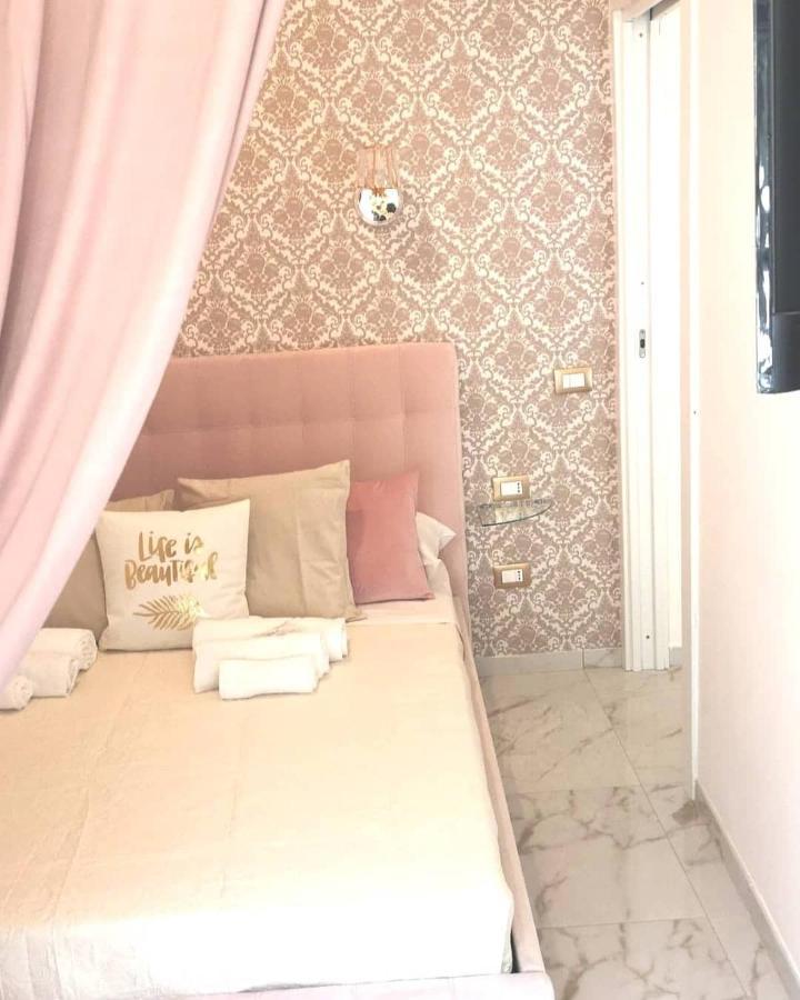 Domus Luigi Leone Bed and Breakfast Napoli Eksteriør billede