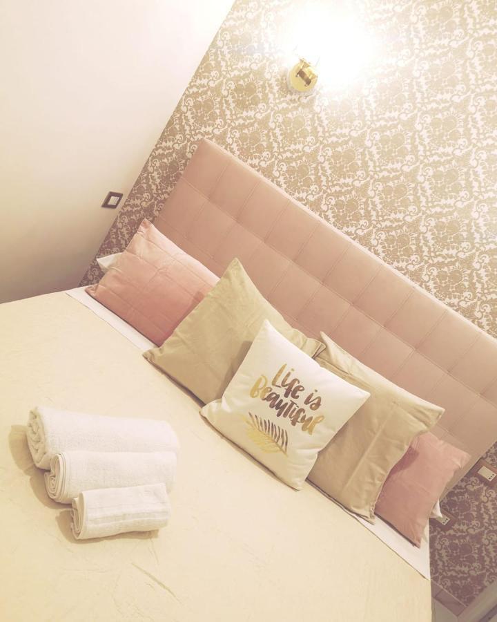 Domus Luigi Leone Bed and Breakfast Napoli Eksteriør billede