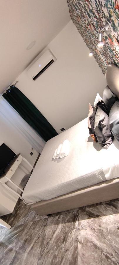Domus Luigi Leone Bed and Breakfast Napoli Eksteriør billede