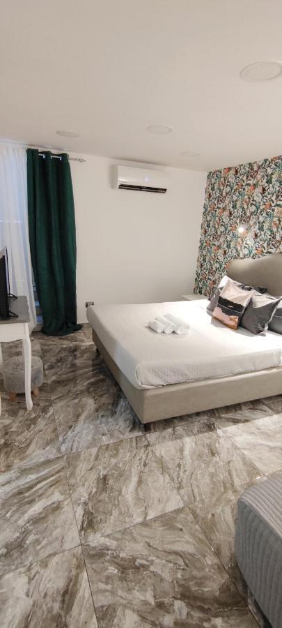 Domus Luigi Leone Bed and Breakfast Napoli Eksteriør billede