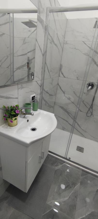Domus Luigi Leone Bed and Breakfast Napoli Eksteriør billede