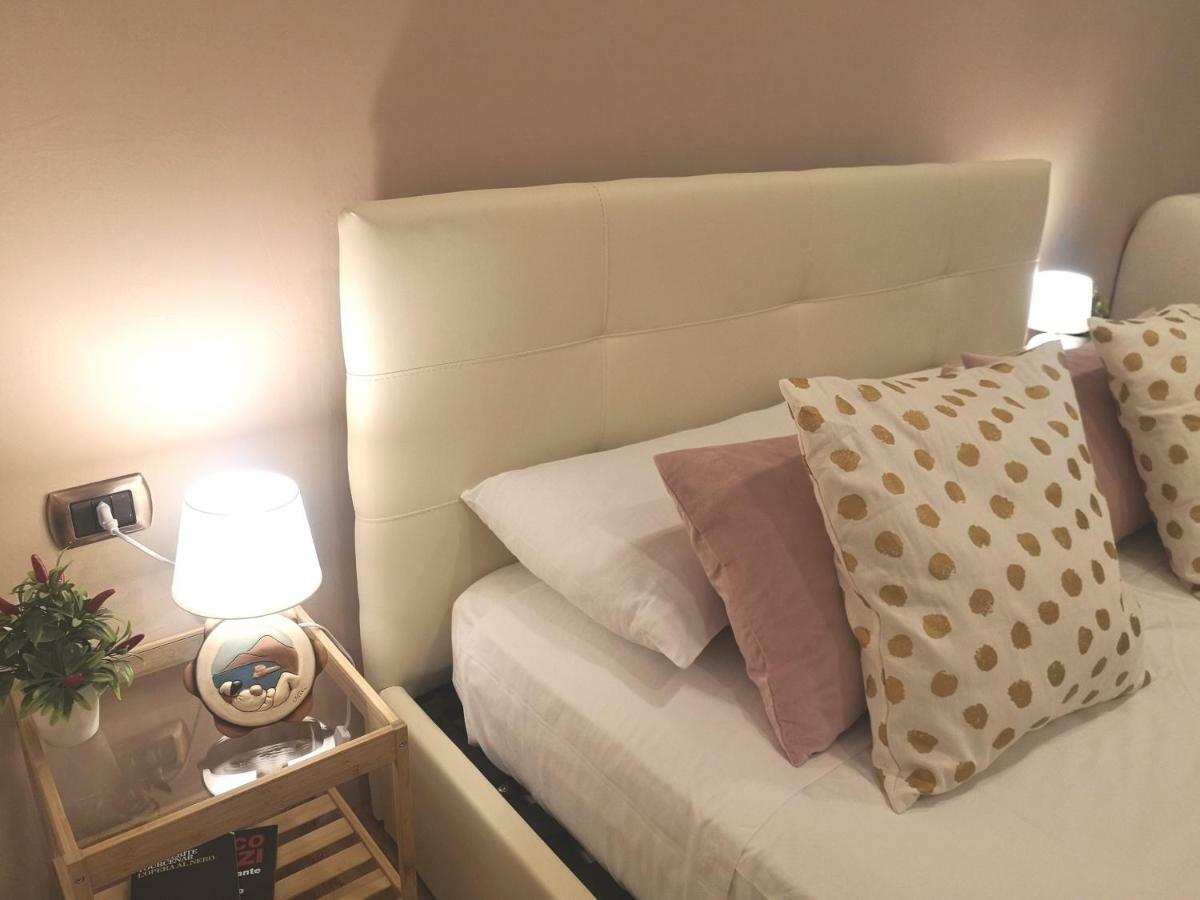 Domus Luigi Leone Bed and Breakfast Napoli Eksteriør billede