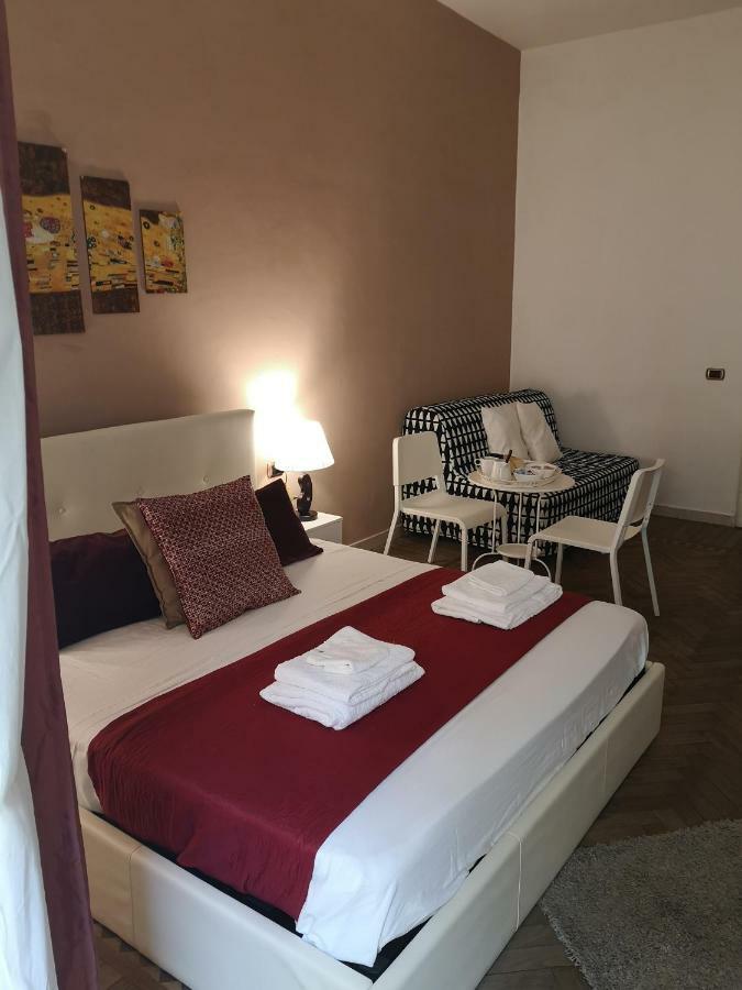 Domus Luigi Leone Bed and Breakfast Napoli Eksteriør billede