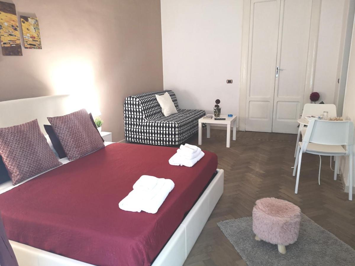 Domus Luigi Leone Bed and Breakfast Napoli Eksteriør billede