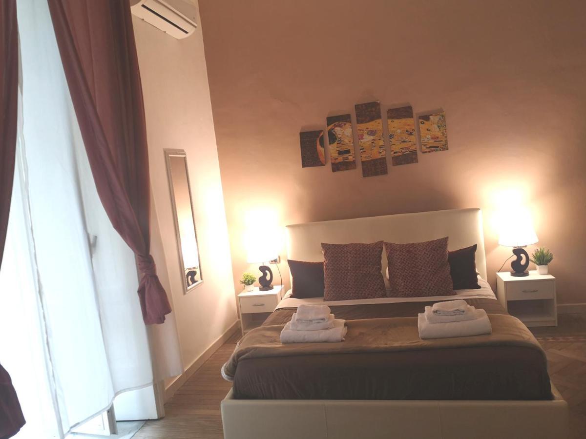 Domus Luigi Leone Bed and Breakfast Napoli Eksteriør billede