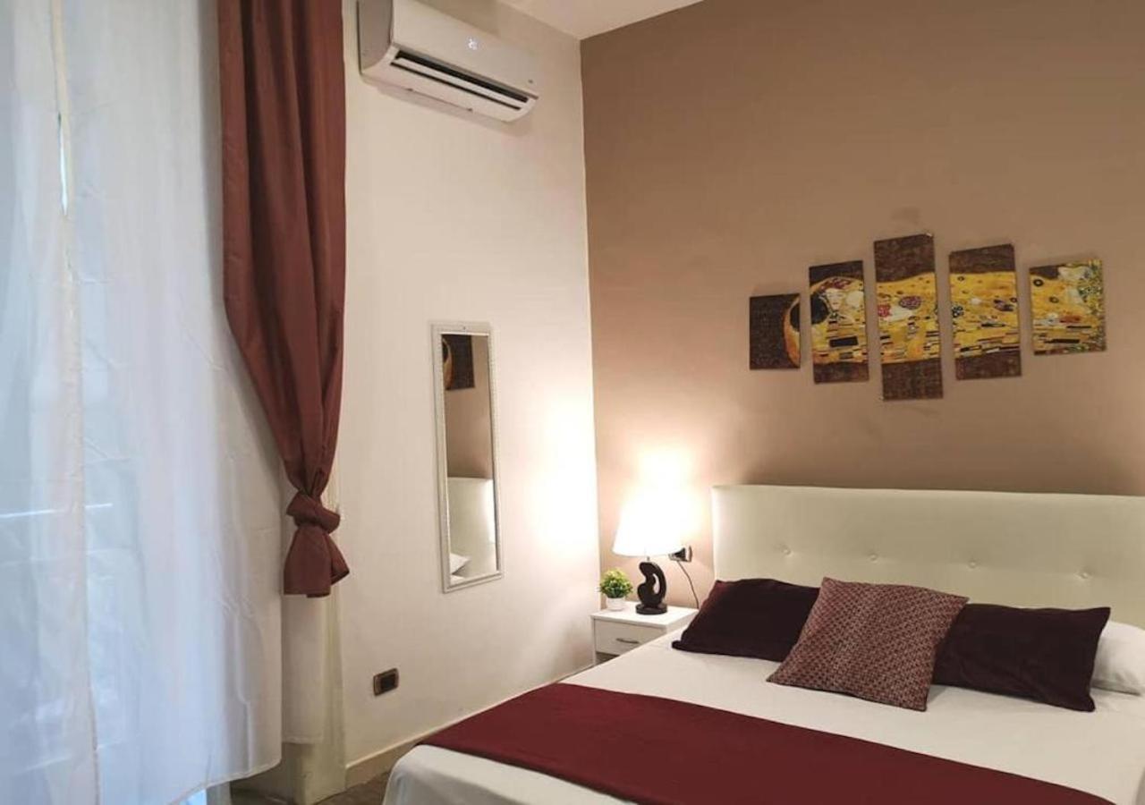 Domus Luigi Leone Bed and Breakfast Napoli Eksteriør billede